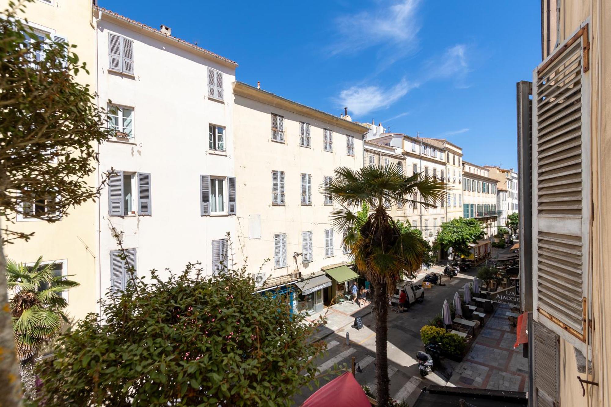 Les Suites R Bonaparte - Appartements De Standing Au Coeur De La Vieille Ville Pietonne Ajaccio (Corsica) Exterior foto